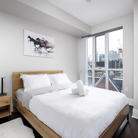Dwtn Condo Near Cn Tower! W/ Free Parking Торонто Екстер'єр фото