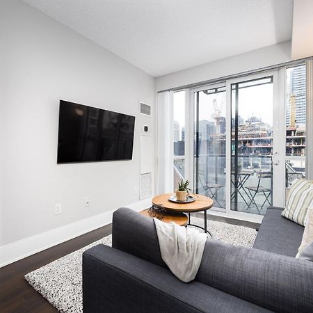 Dwtn Condo Near Cn Tower! W/ Free Parking Торонто Екстер'єр фото